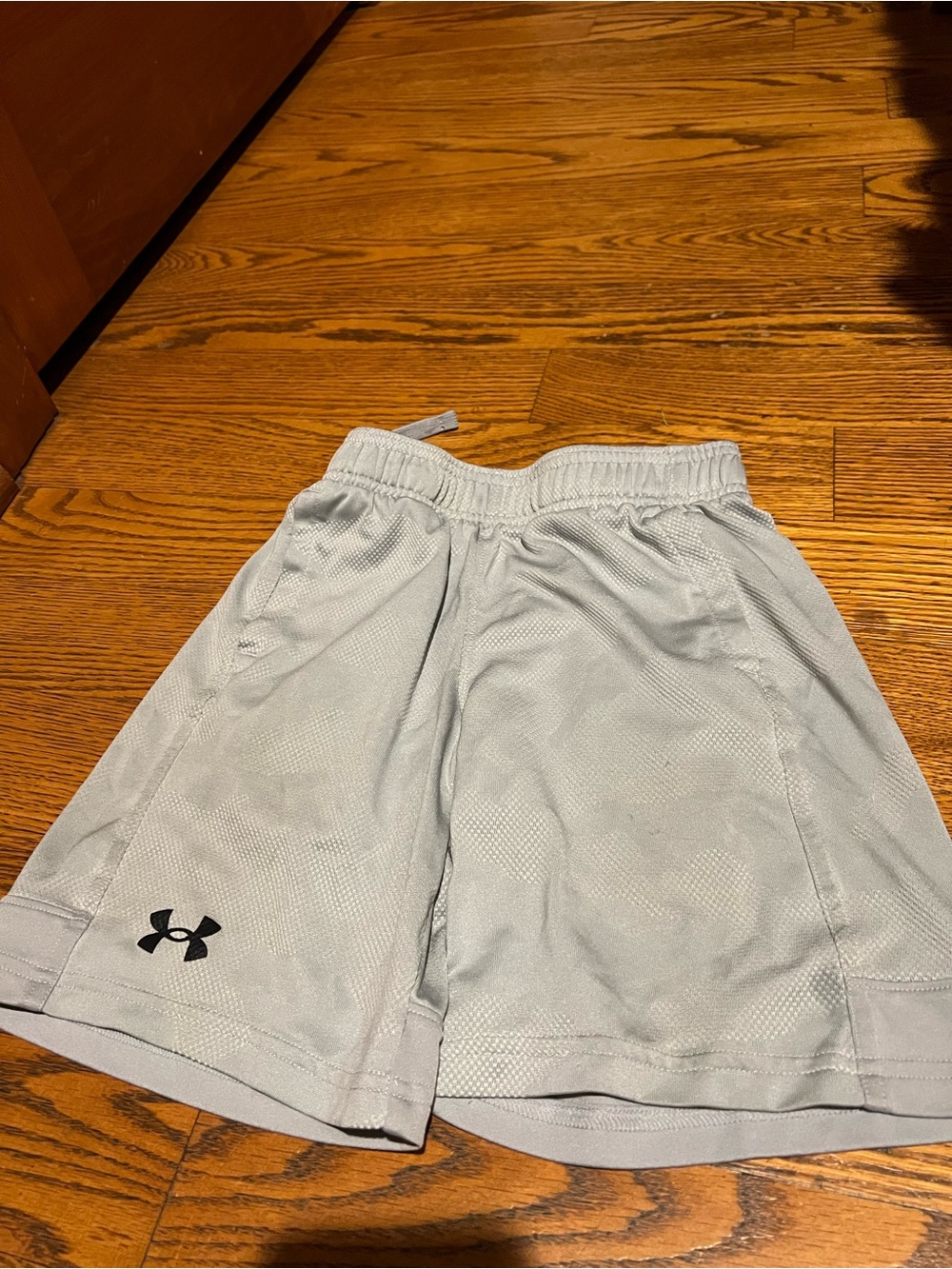 Under Armour Light Gray Mesh Performance Shorts youth Small